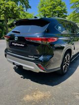 Toyota Highlander 2.5 Hybrid AWD-i Luxury - Toyota Highlander: Allradantrieb