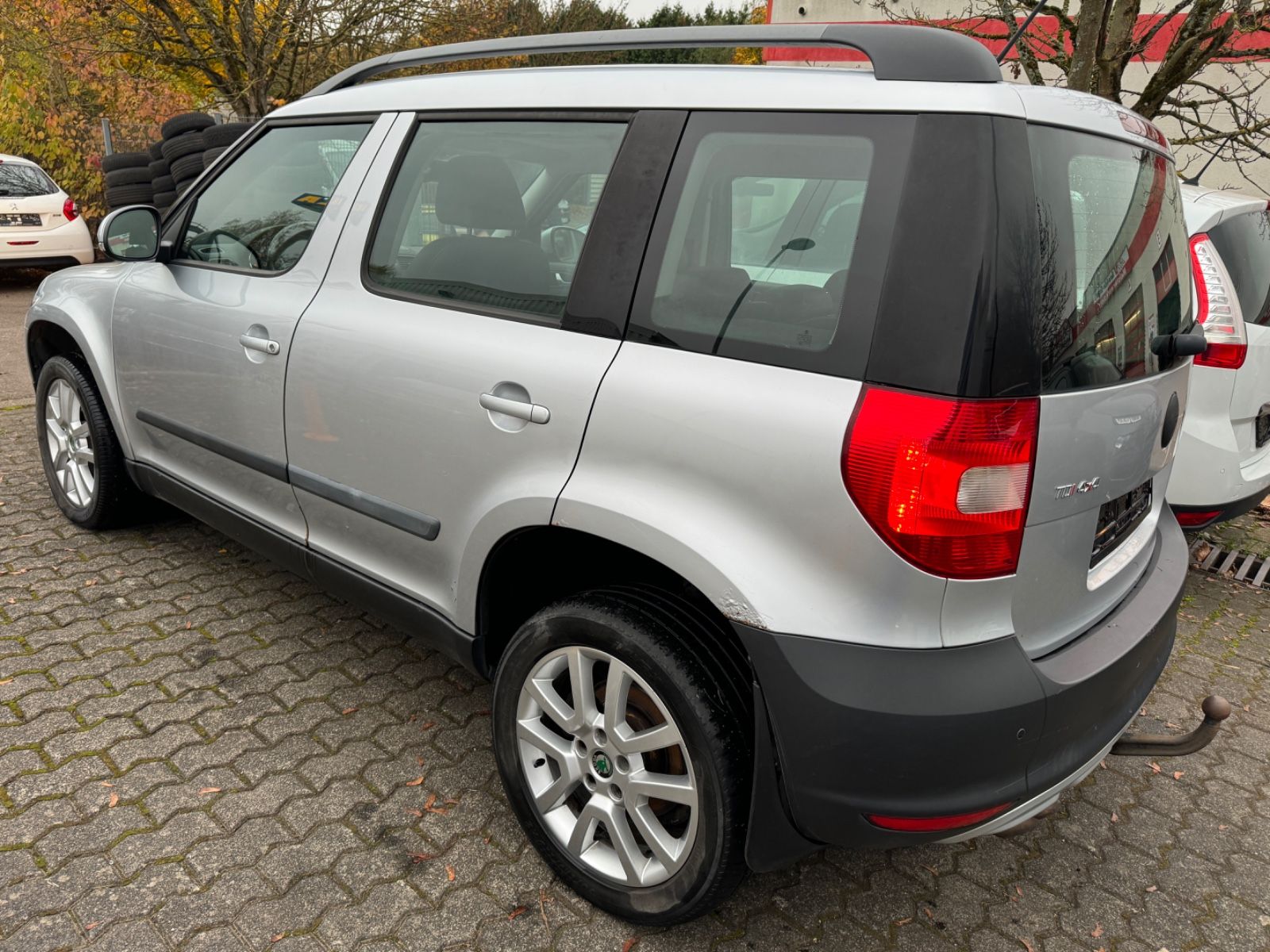 Fahrzeugabbildung SKODA Yeti Experience 4x4 Leder+Panorama+Navi+Xenon