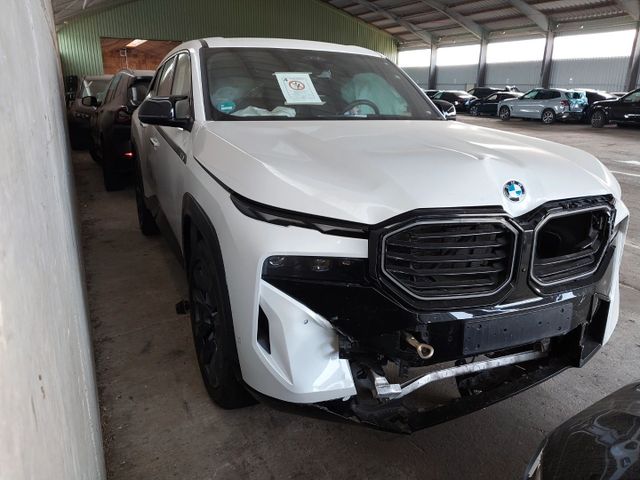 BMW XM Baureihe  50 e Shadow-Line Hochglanz (Fahrzeug-Nummer 429926238)