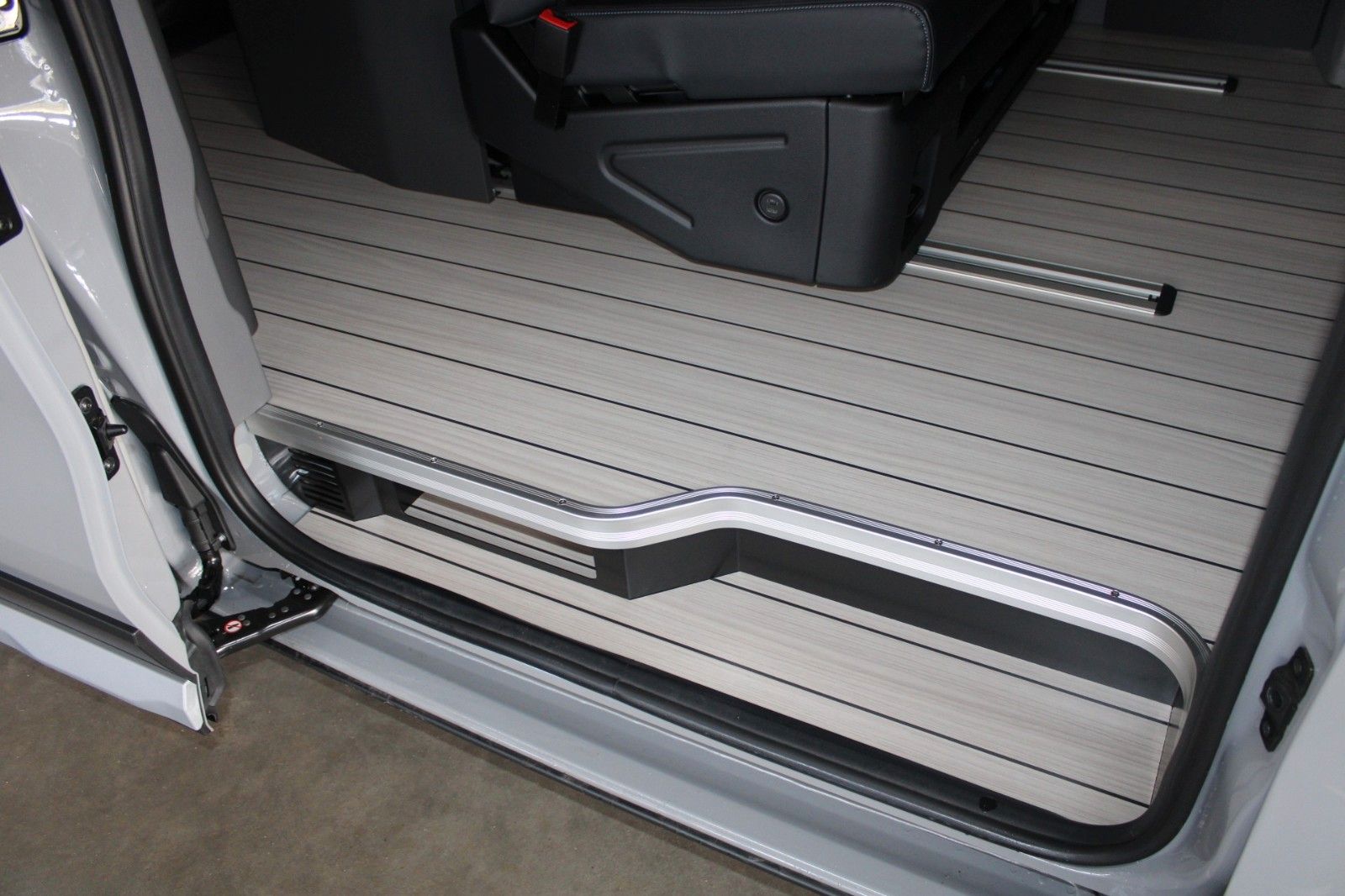 Fahrzeugabbildung Ford NUGGET L1 Active ALLRAD + Aufstelldach SOFORT