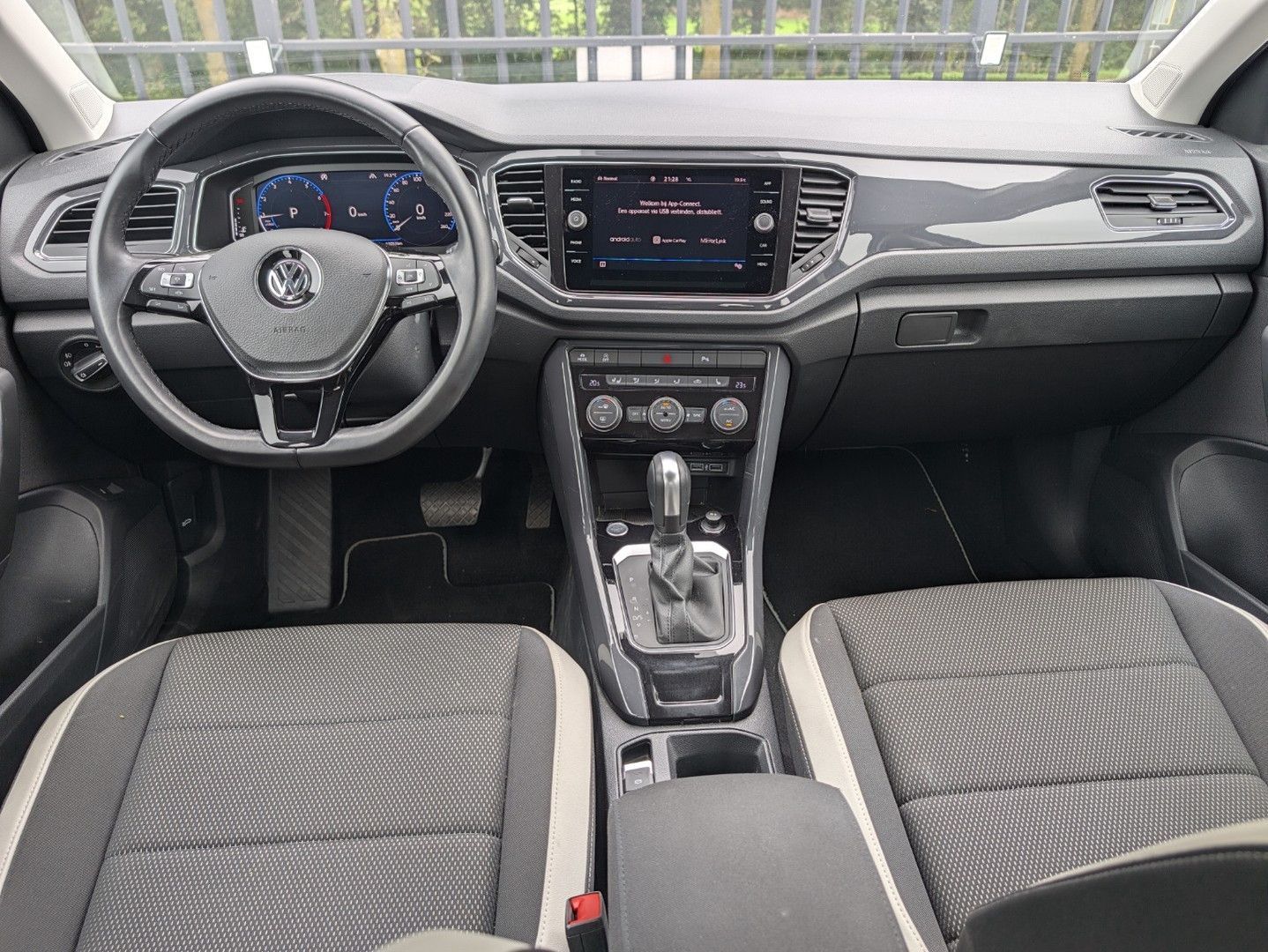 Volkswagen T-Roc 1.5 TSI | 150PK | SPORT | LED | kamera | V imagem 2