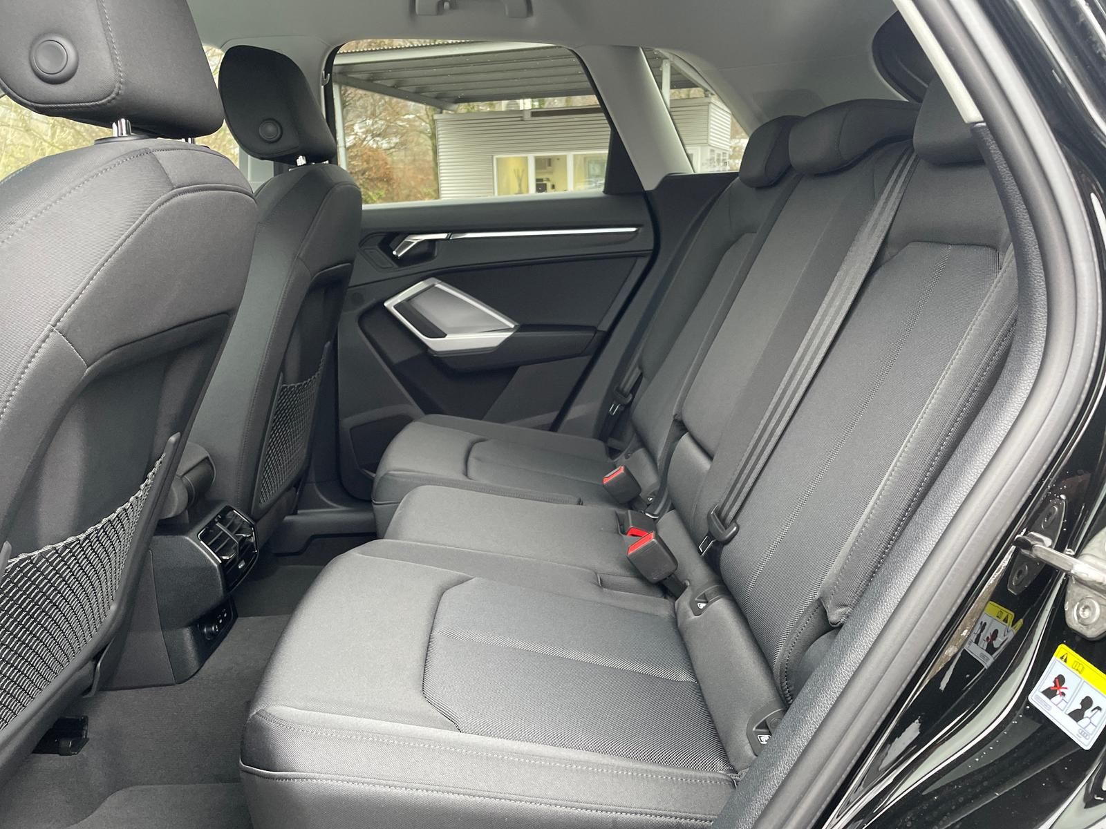 Q3 35 TFSI basis 1.5 TSI RFK 18 " AHK NAVI PDC