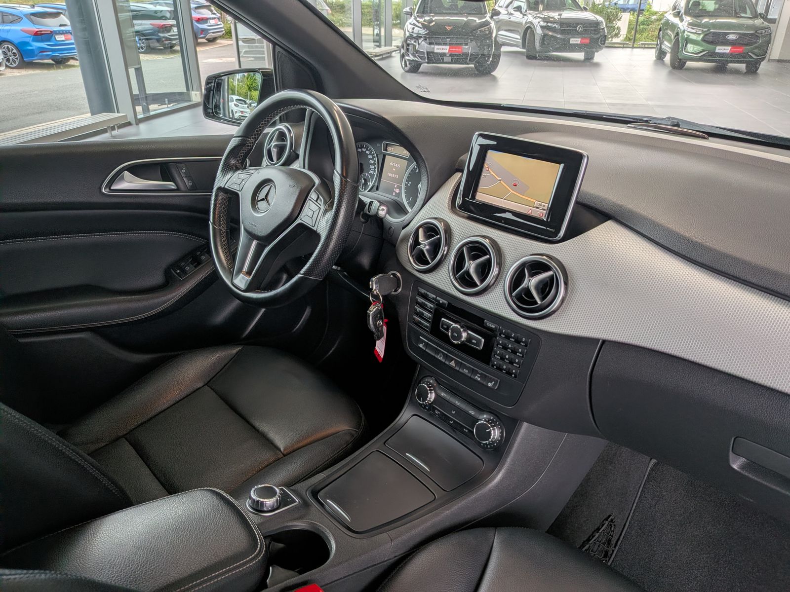 Fahrzeugabbildung Mercedes-Benz B 200 CDI Bi-Xenon Night-Paket PDC SHz Leder 18"