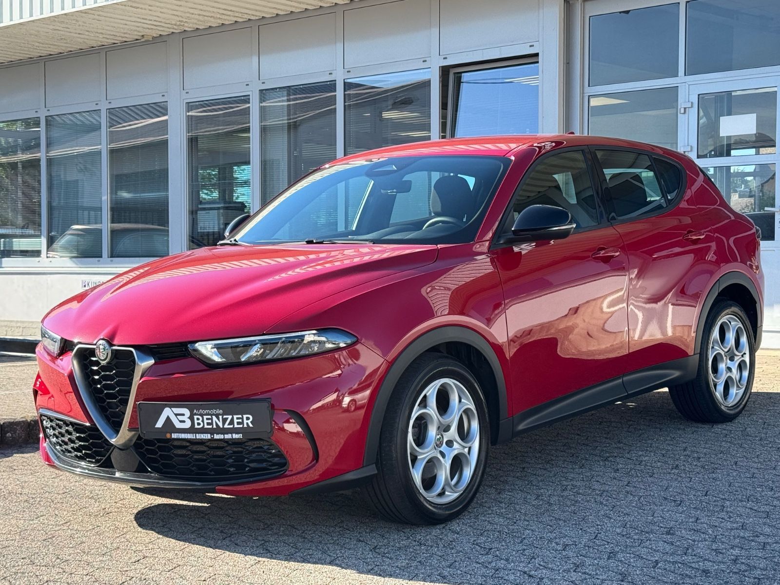 Fahrzeugabbildung Alfa Romeo Tonale Super/LED/CarPlay/PDC/Tempomat/KlimaAuto/
