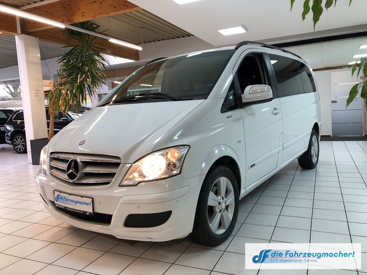 Fahrzeugabbildung Mercedes-Benz Viano 3.0 CDI Trend Edition Kompakt Navi Klimaau