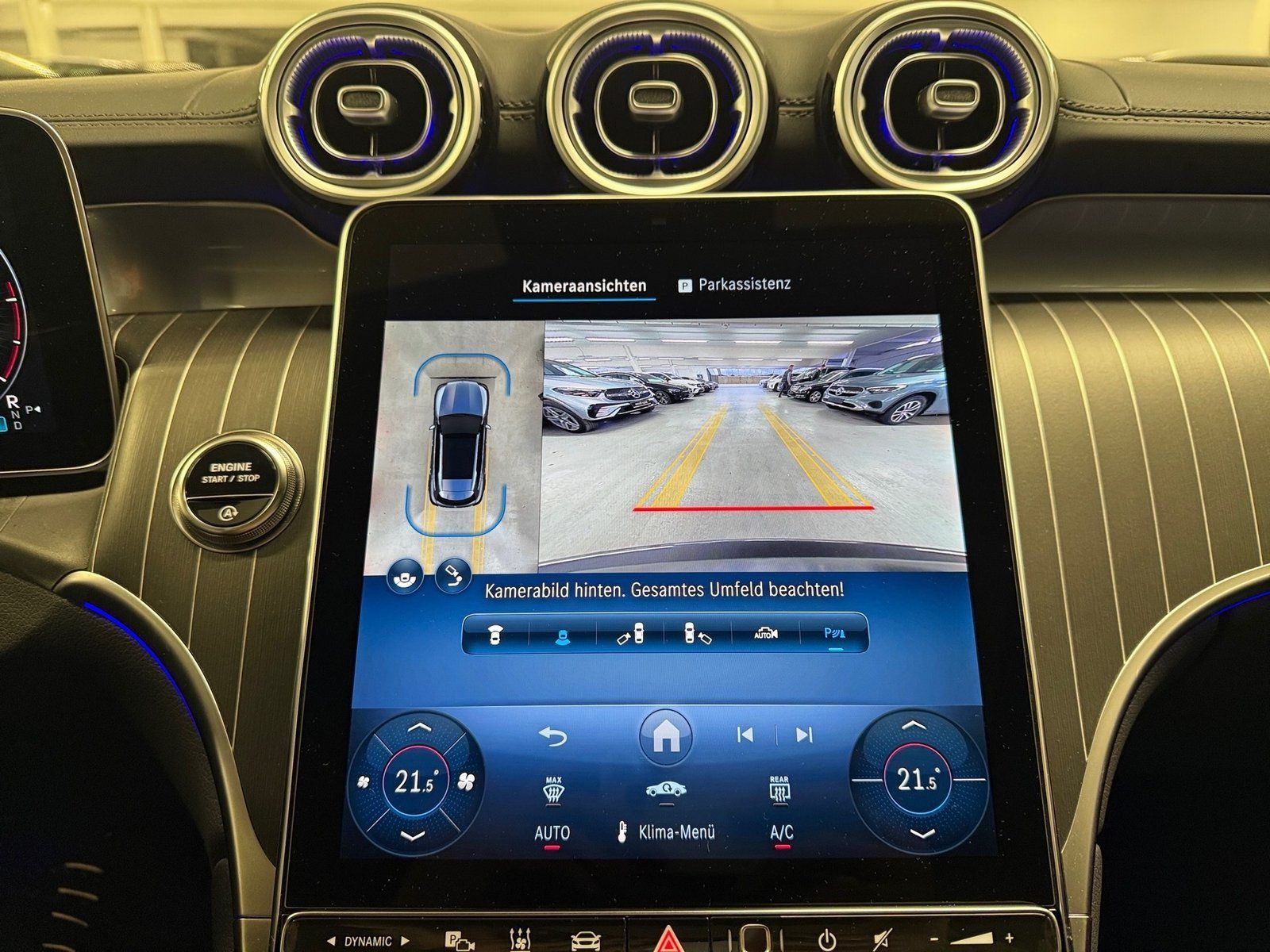 Fahrzeugabbildung Mercedes-Benz GLC 300 d 4M*Airmatic*STDHZG*Pano*AHK*Night*20"*