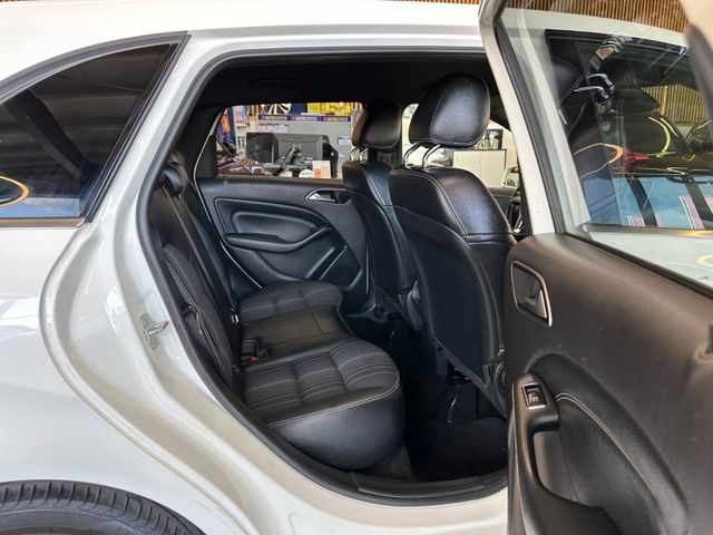 Mercedes-Benz B 180 *KLIMA*SZHZ*LEDER*NAV*PDC*SPUR*TOTWINKEL