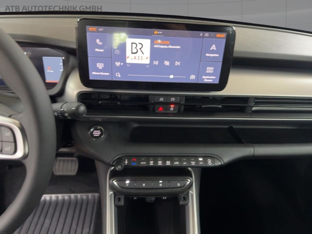 Fahrzeugabbildung Jeep Avenger e-Hybrid Altitude ALLWETTER NAVI WINTER