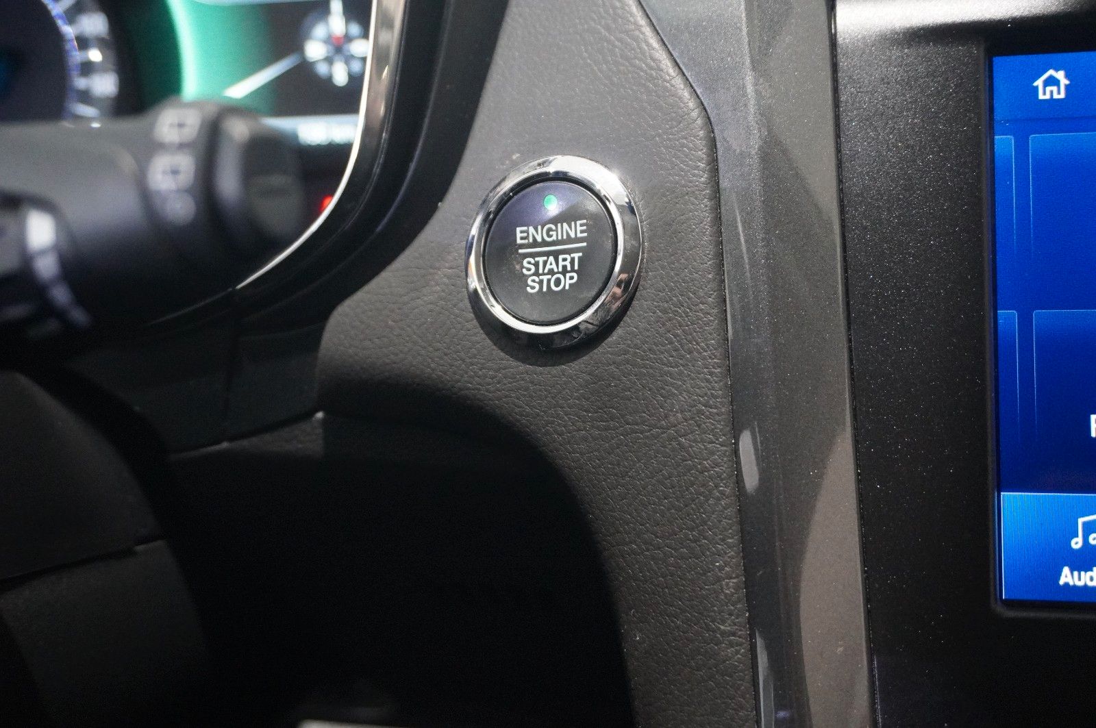 Fahrzeugabbildung Ford Mondeo Turnier 2.0 TITANIUM NAVI/LED/SPORT/DAB+