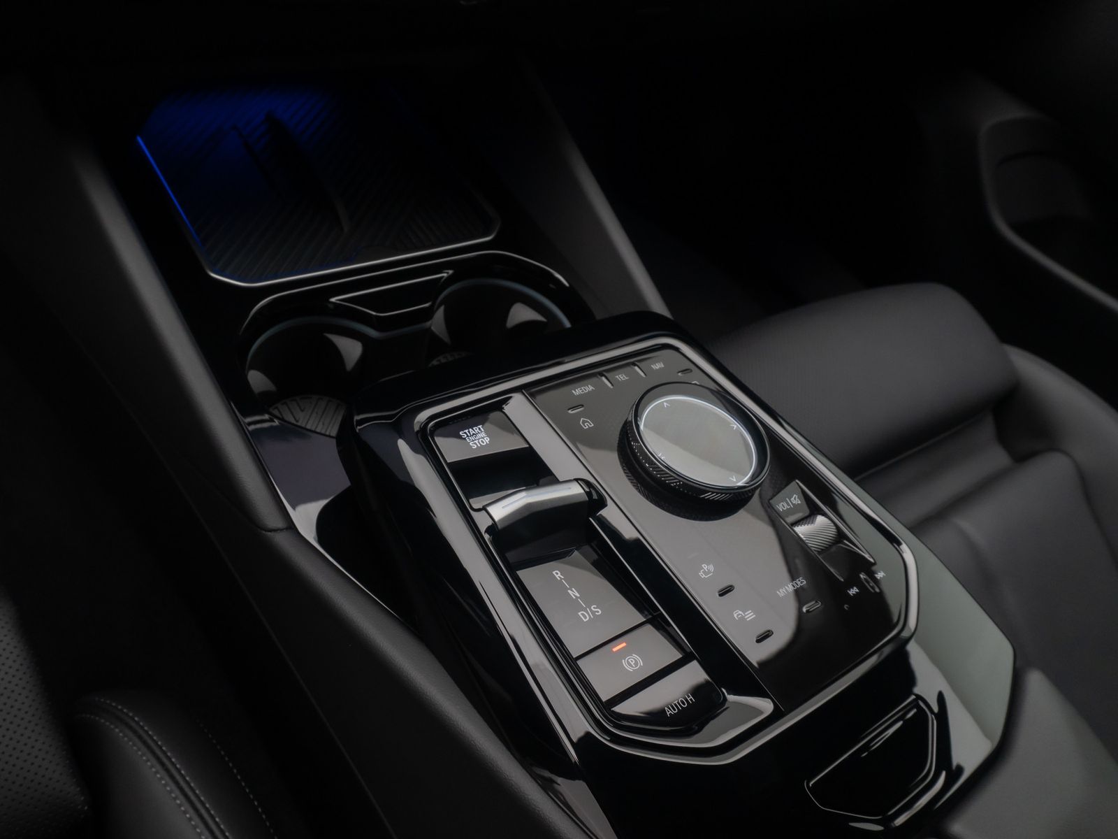 Fahrzeugabbildung BMW 520d Kamera DAB Leder LED Alarm Sport 18Zoll