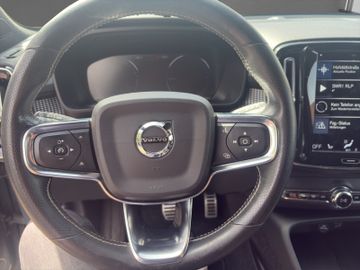 Volvo XC40 R Design Recharge Plug-In Hybrid 2WD