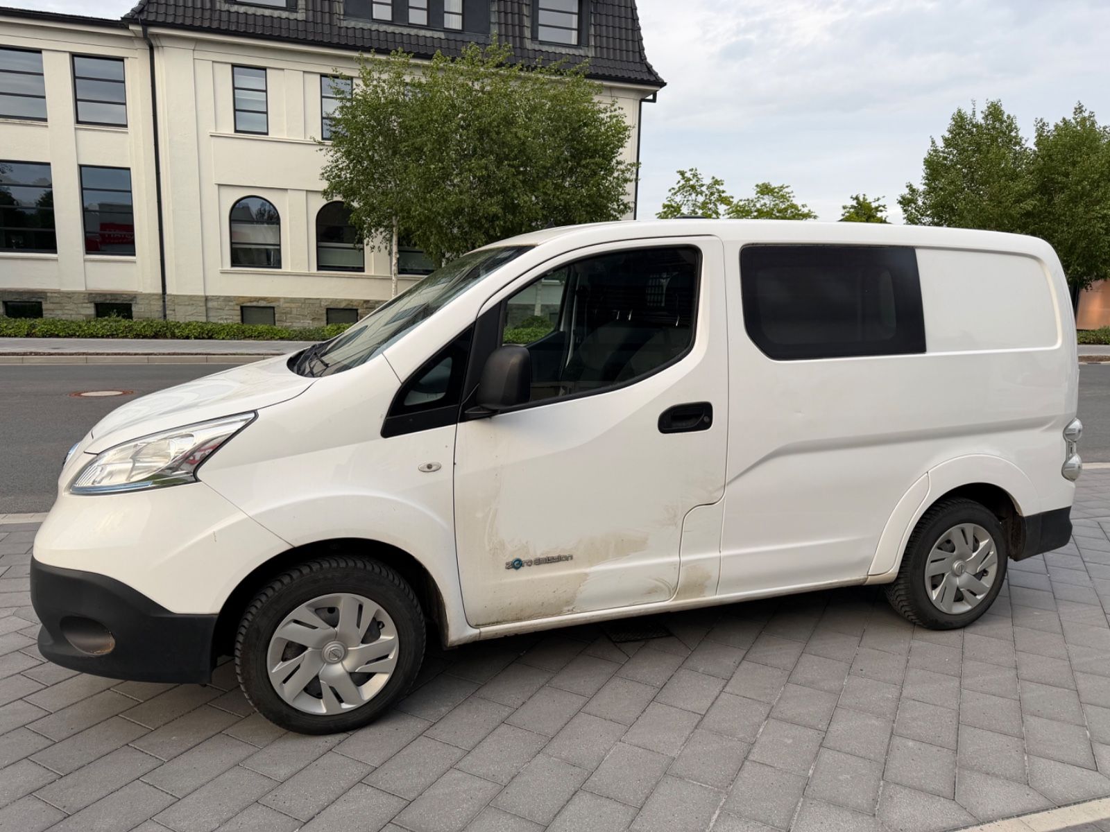 NISSAN NV200