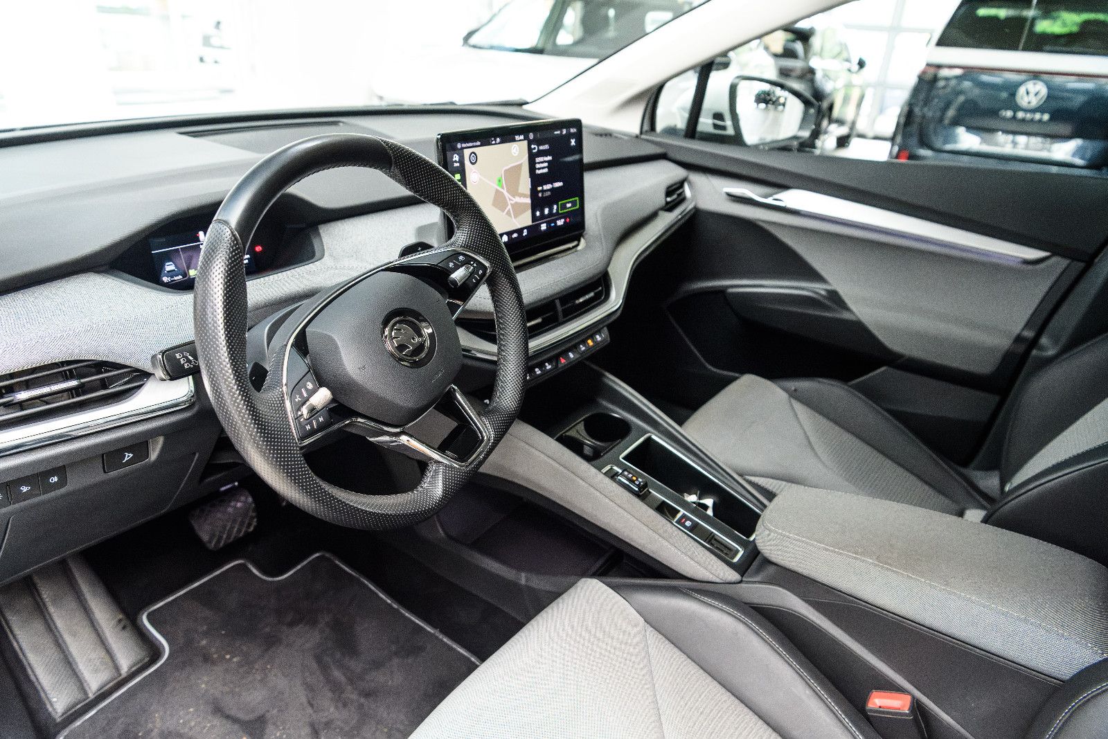Fahrzeugabbildung SKODA Enyaq 80 +ACC +LED +CARPLAY