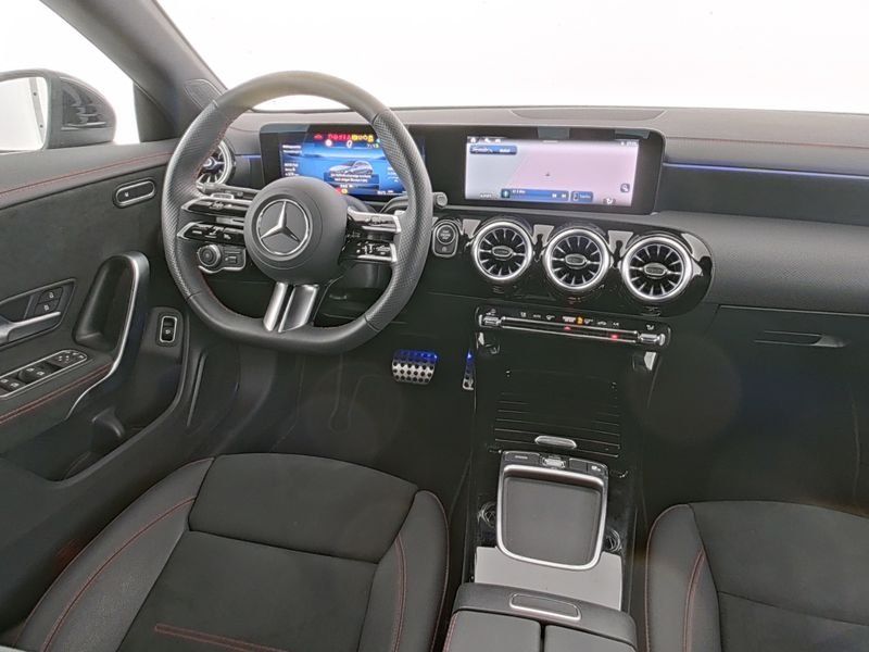 Fahrzeugabbildung Mercedes-Benz CLA 180 SB AMG Line*LED*Kamera*CarPlay*18"*Easy*