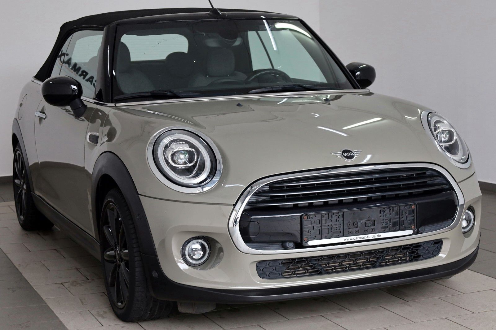 Fahrzeugabbildung MINI COOPER Cabrio Pepper, T.Leder,Navi,PDC vo+hi,LED