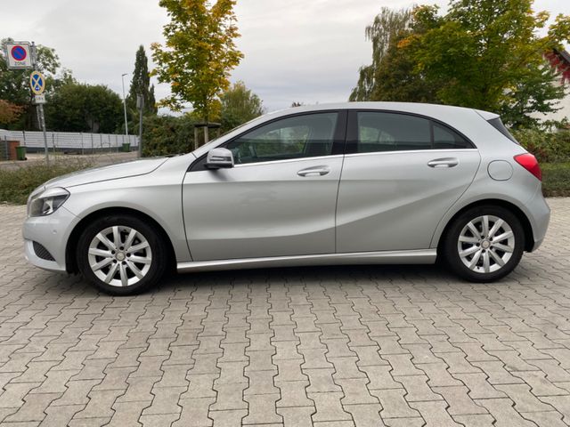 Mercedes-Benz A 180 A -Klasse A 180 BlueEfficiency, Navi.