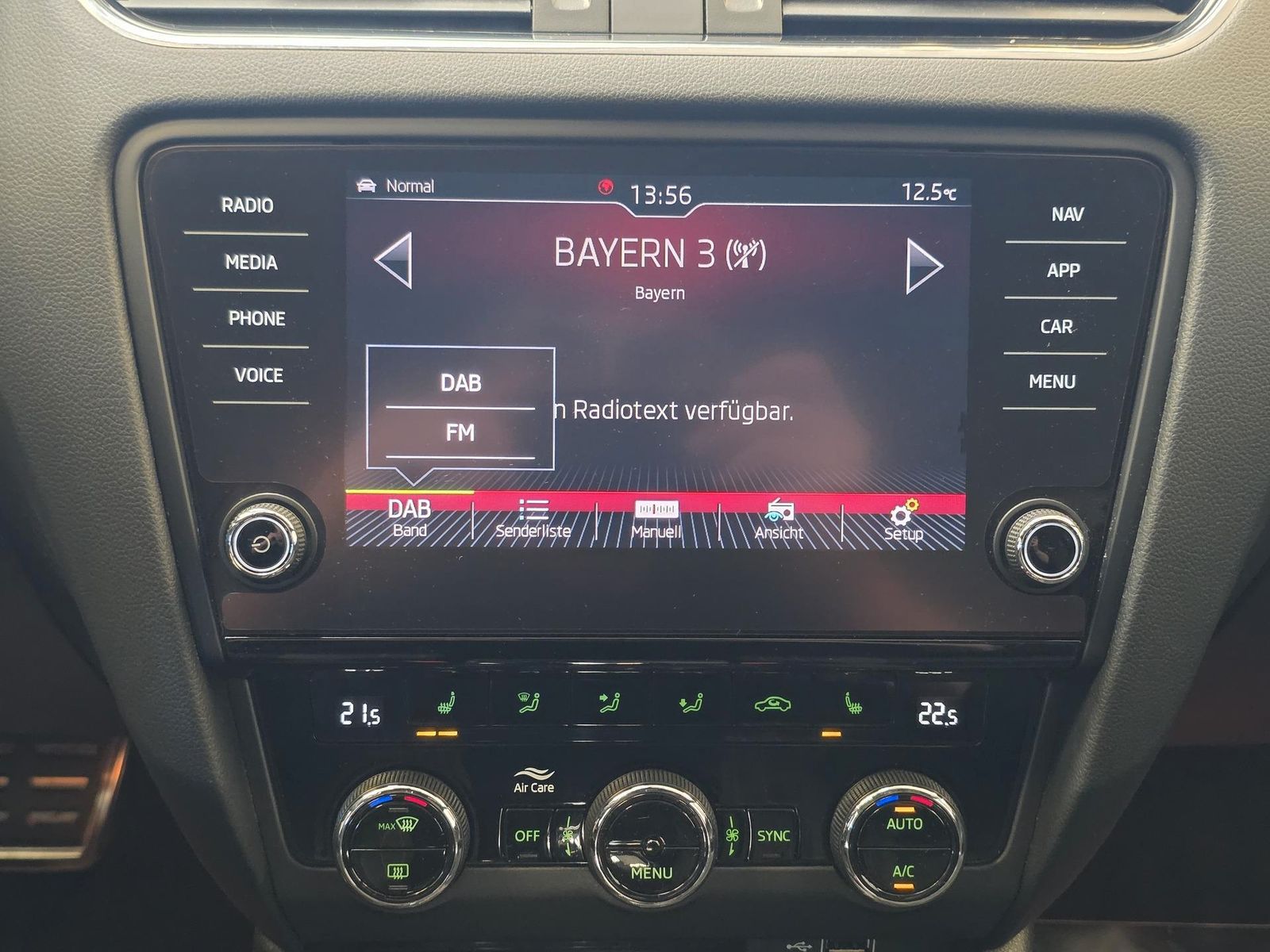 Fahrzeugabbildung SKODA Octavia 2.0 TDI RS 4x4 /1.Hd/LED/Navi/CarPlay