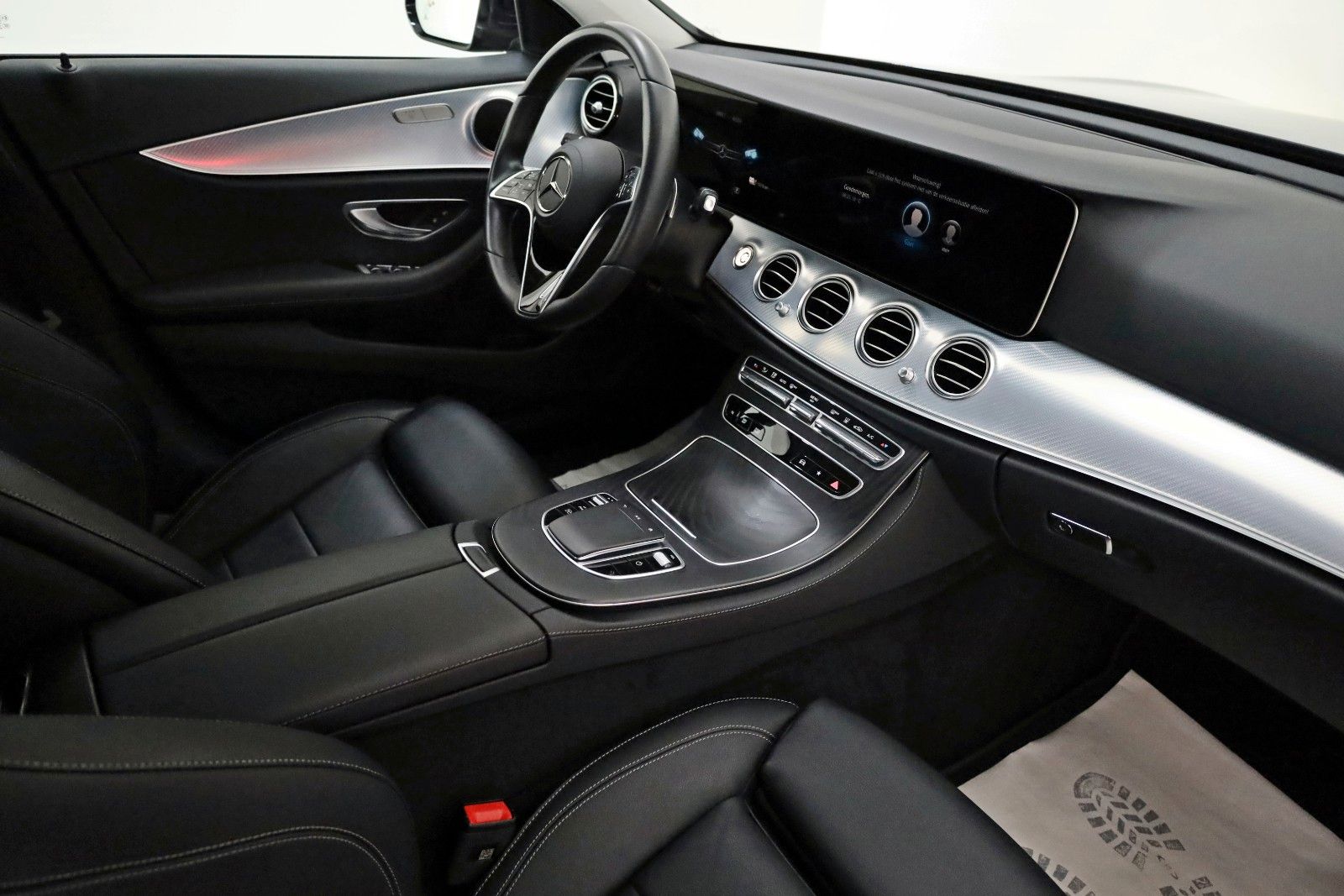 Fahrzeugabbildung Mercedes-Benz E 300 de Lim Leder,Navi,LED,Widescreen,Spur/Park