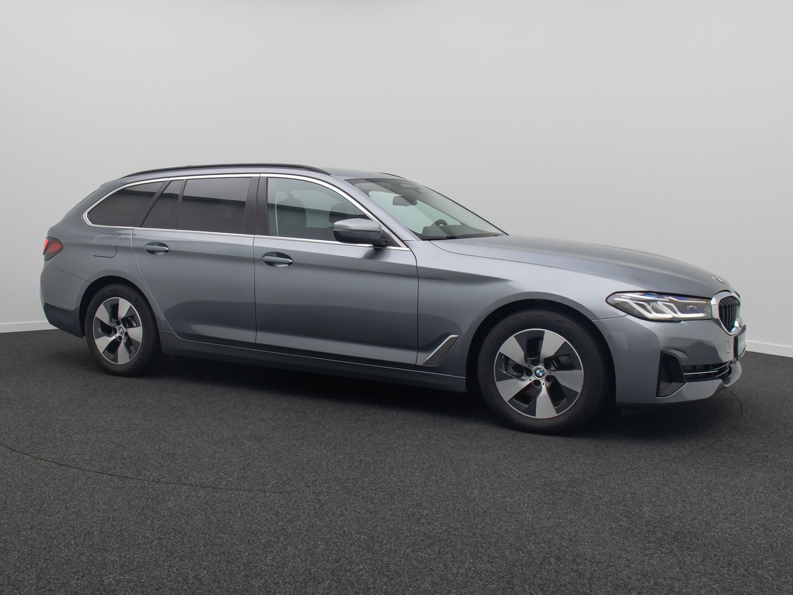 Fahrzeugabbildung BMW 520d DisplKey 4xKlima Laser HUD DAB Kamera AHK