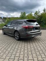 Ford Focus 1,0 EcoB Hybrid 114kW ST-Line Style 4Sync - Ford Focus: 1.4