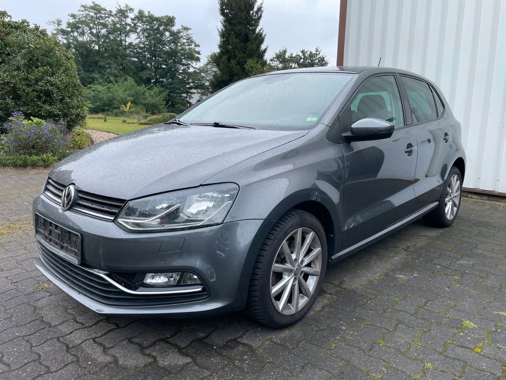 VOLKSWAGEN Polo