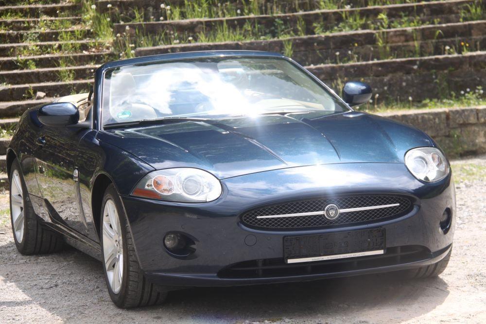 Jaguar XK 4.2L V8 Cabriolet mit 3 Jahren Garantie
