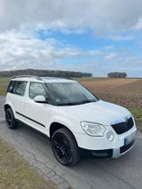Skoda yeti 4x4 panorama 2.0 TDI - Skoda Octavia aus 2012 mit Diesel-Antrieb: Limousine