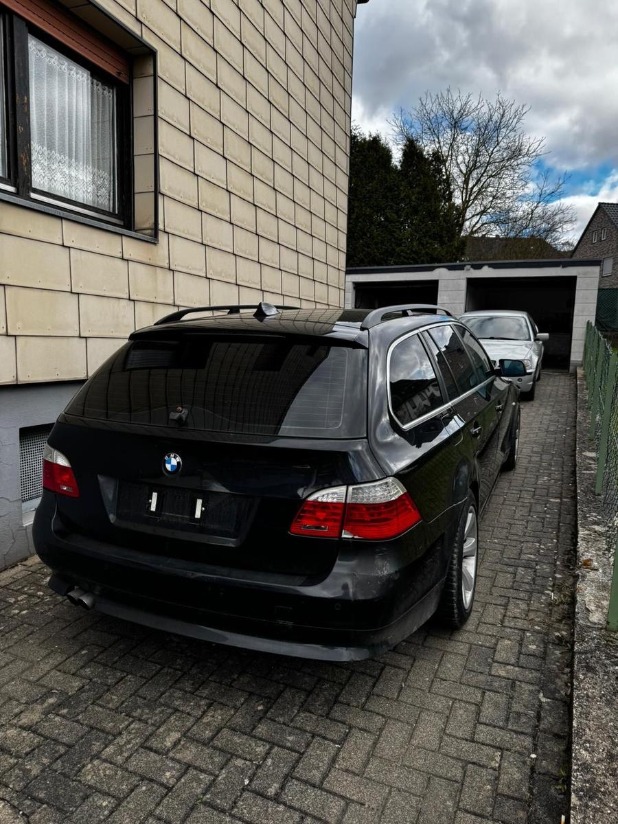BMW 530 2009 — двигун 235 HP (173kW)