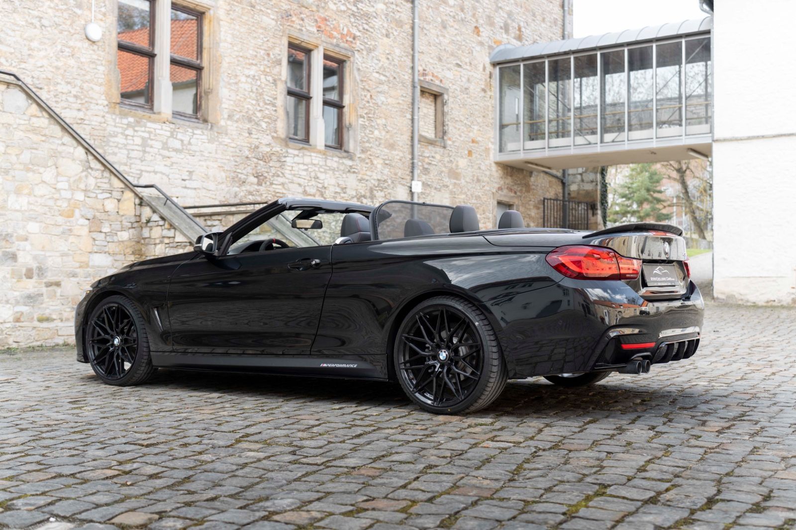 Fahrzeugabbildung BMW 430I Kabrio M-Performance H&K LED HUD CARBON KAM