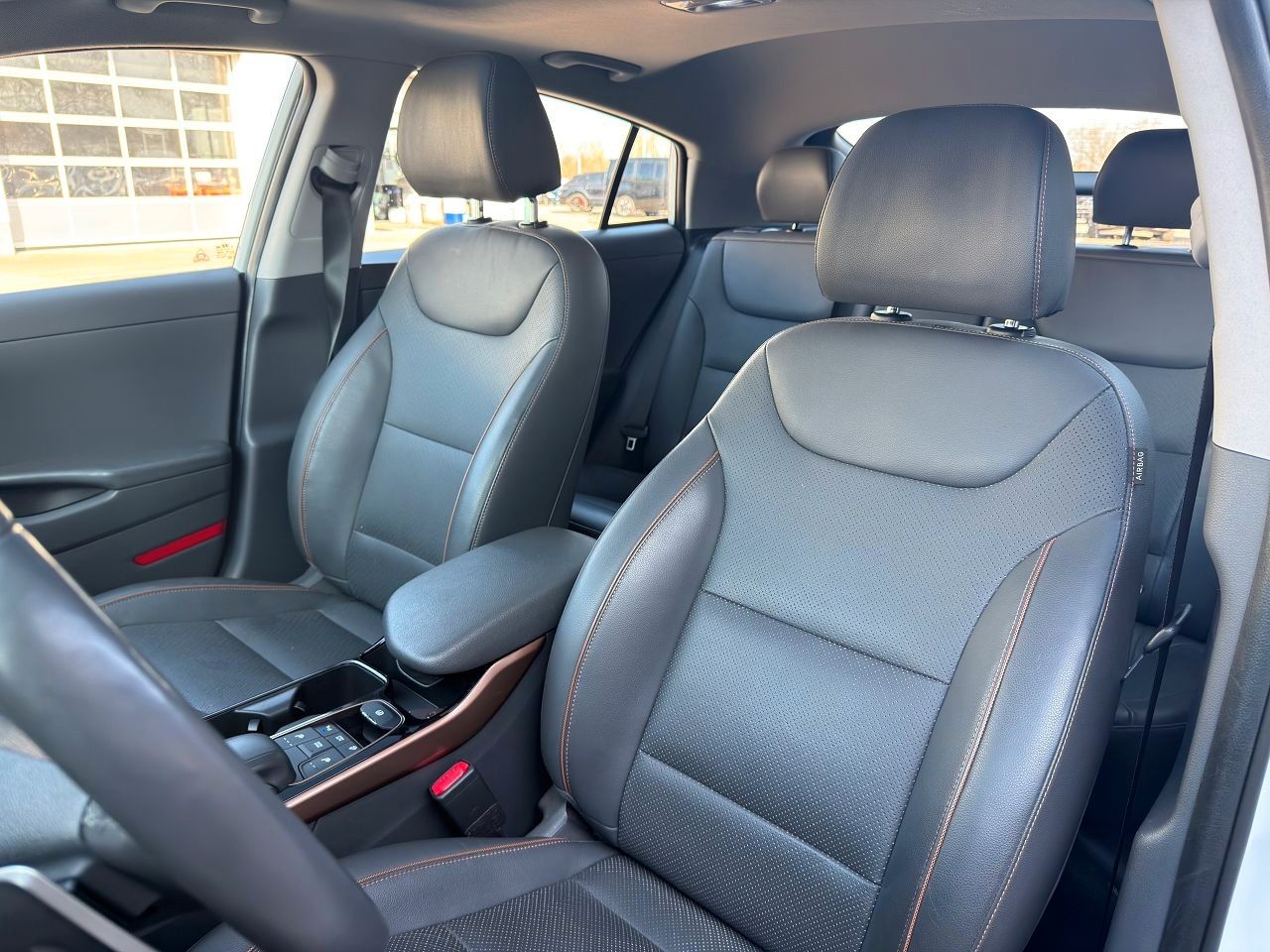 Fahrzeugabbildung Hyundai IONIQ EV Premium *Schiebedach*Totwinkel*ACC*LED*