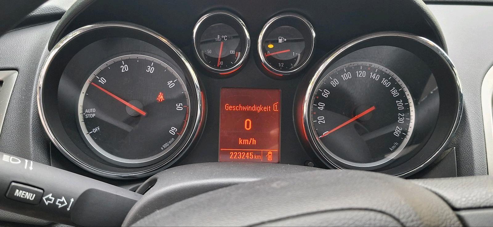 Opel Astra 2012 — photo 6