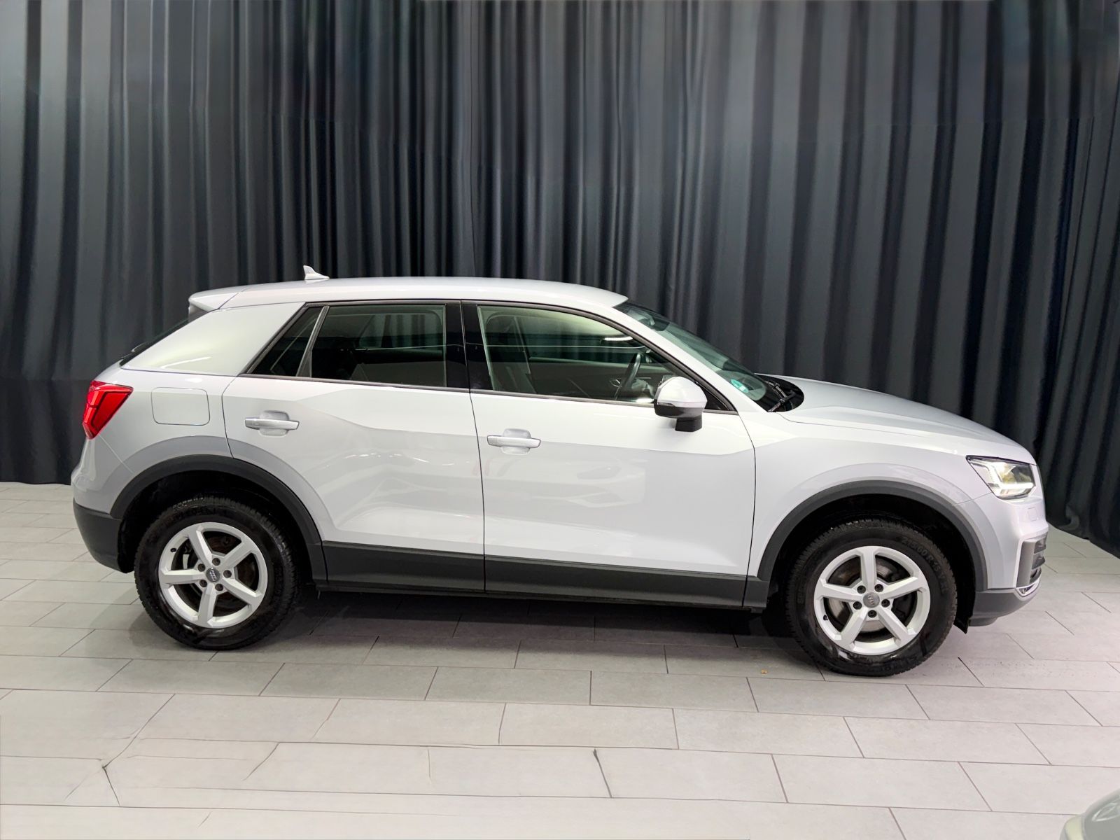 Fahrzeugabbildung Audi Q2 basis ultra|S-TRONIC|NAVI|PDC|LED LICHT|