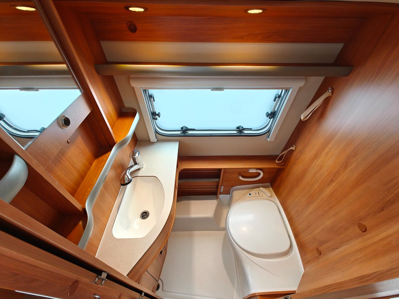 Fahrzeugabbildung HYMER / ERIBA / HYMERCAR Touring Troll 535 GT - Autark, Combi 4, TV -