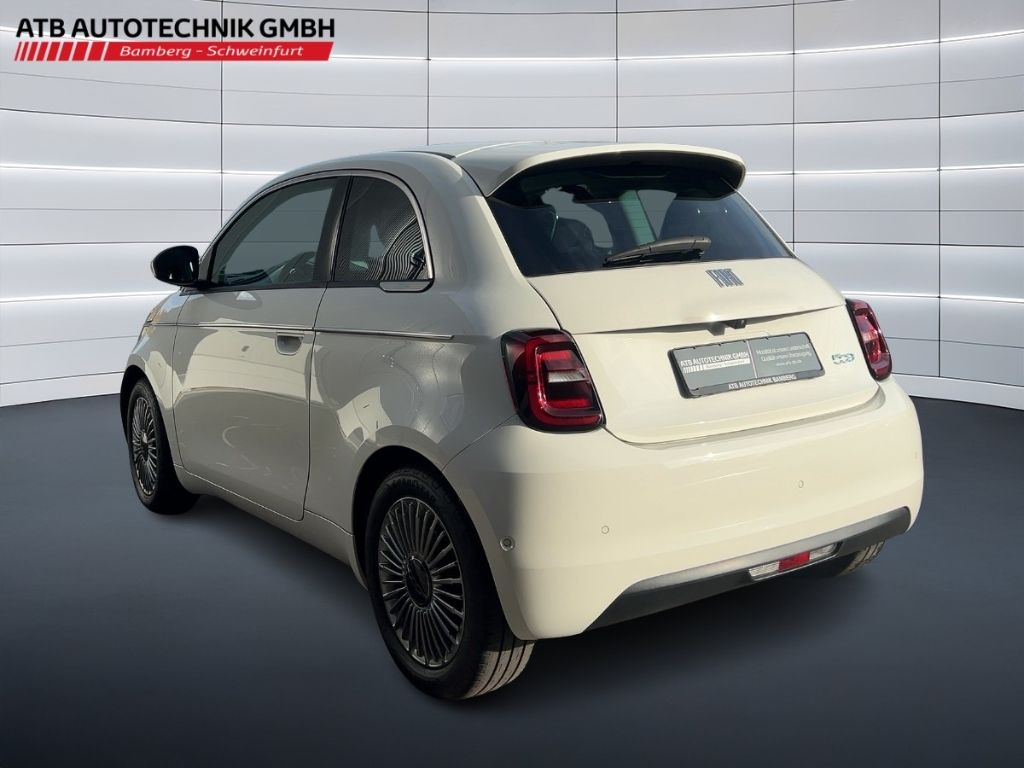 Fahrzeugabbildung Fiat 500e Keyless Go Rückfahrkamera