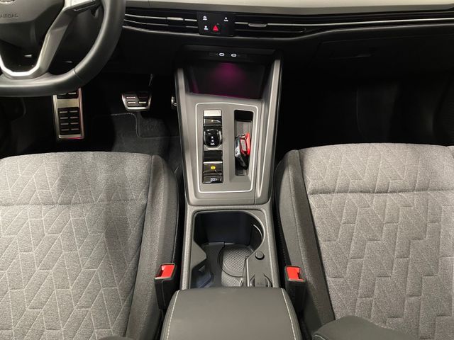 Golf VIII Move 1.0 eTSI DSG PDC LED ACC Pano SHZ