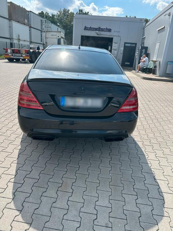 Mercedes-Benz E 320
