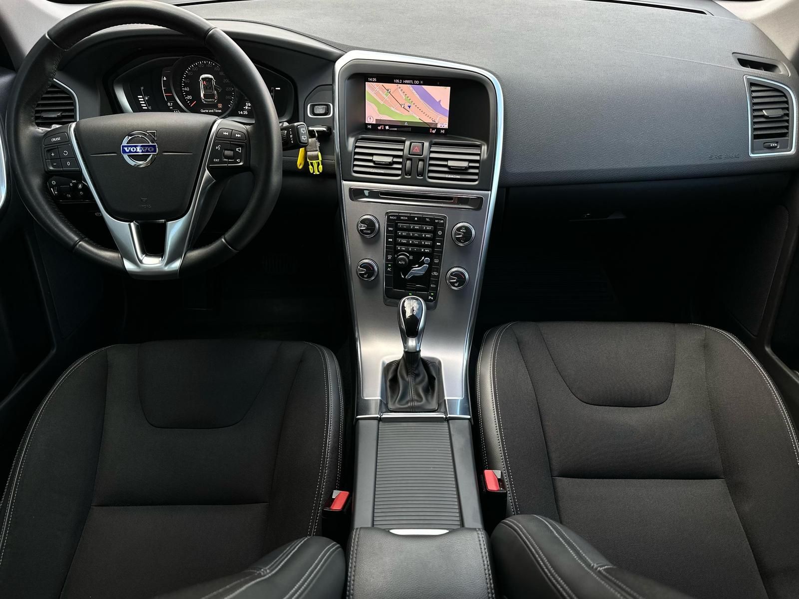 VOLVO XC60 2.0 D3 MOMENTUM XENON#FH#NAVI#PDC#VIRTUAL - Image 10