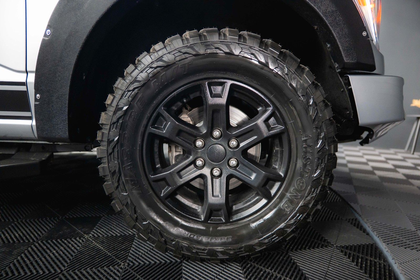 Fahrzeugabbildung Ford F150 5.0L V8 4x4 Offroad SuperCrew RAPTOR 19%