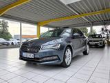 Skoda Superb Limo Premium Edition Canton-Sound RKamera - Skoda Superb: Edition