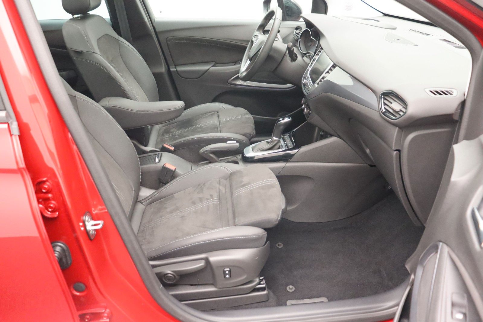 Fahrzeugabbildung Opel Crossland 1.2 Ultimate Paket NAVI HUD LED PANO