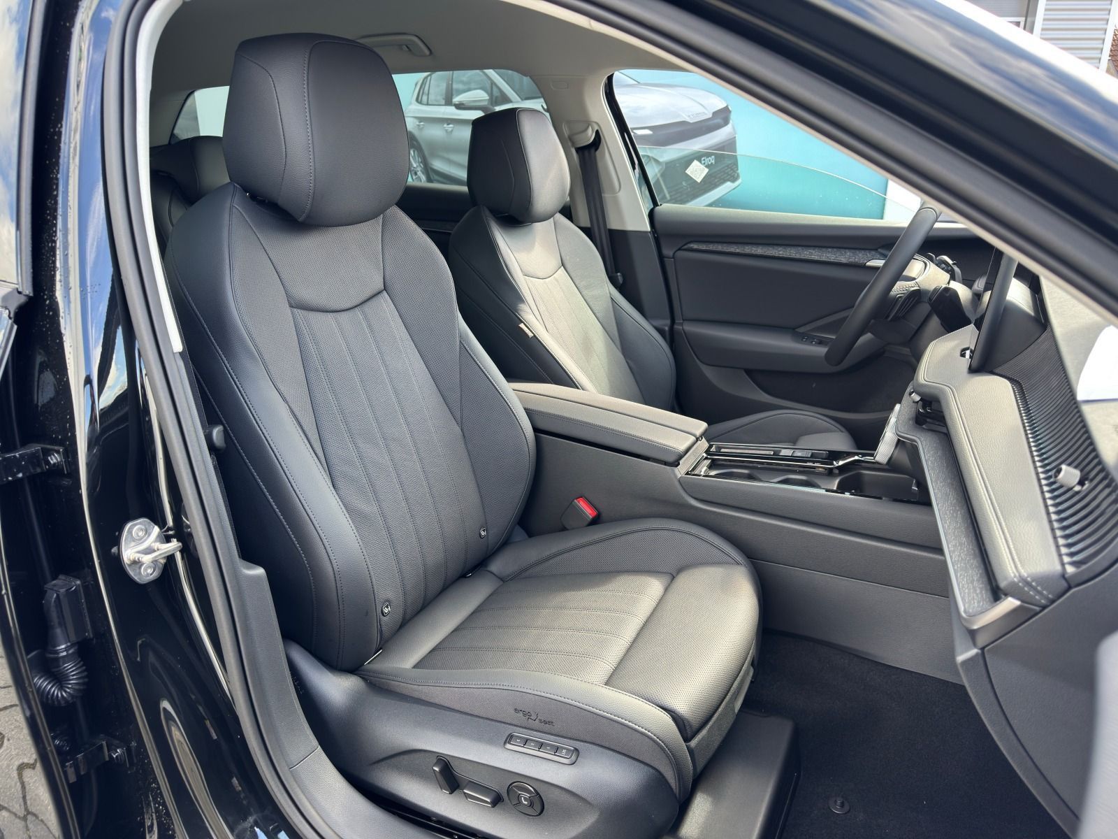 Fahrzeugabbildung SKODA Superb Combi 1.5 TSI*Massage*Head-Up*AHK*360°Cam