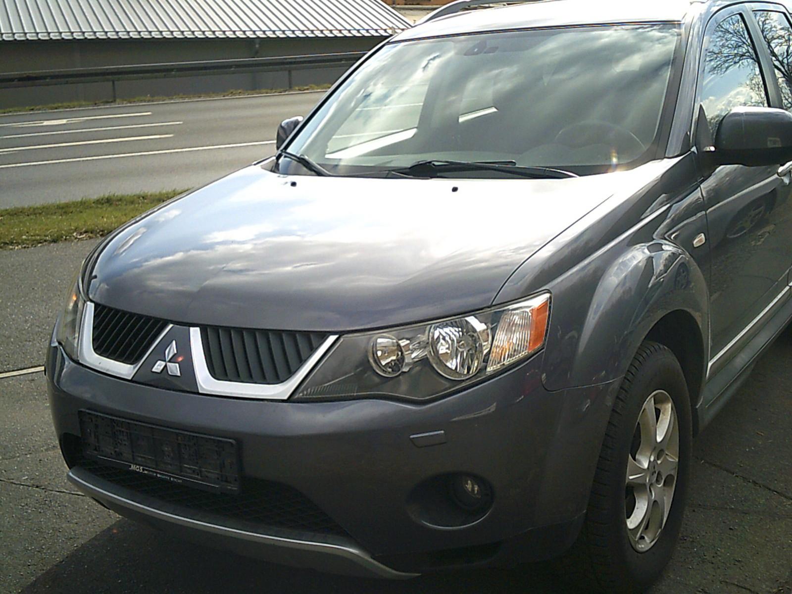 Mitsubishi Outlander 2.4 Intense 7 Sitzer
