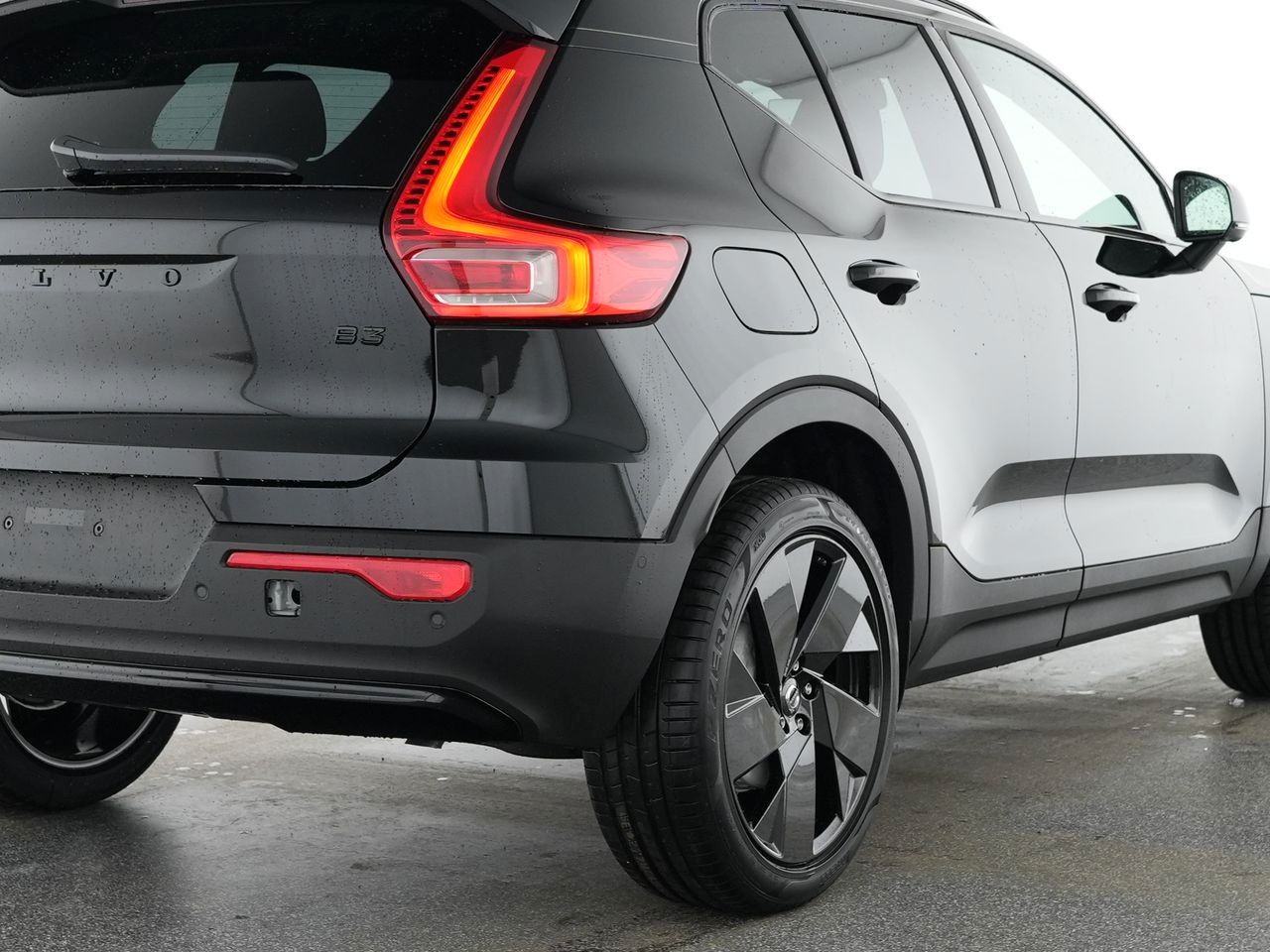Fahrzeugabbildung Volvo XC 40 B3 Plus Black Edition | 360° | Panor.