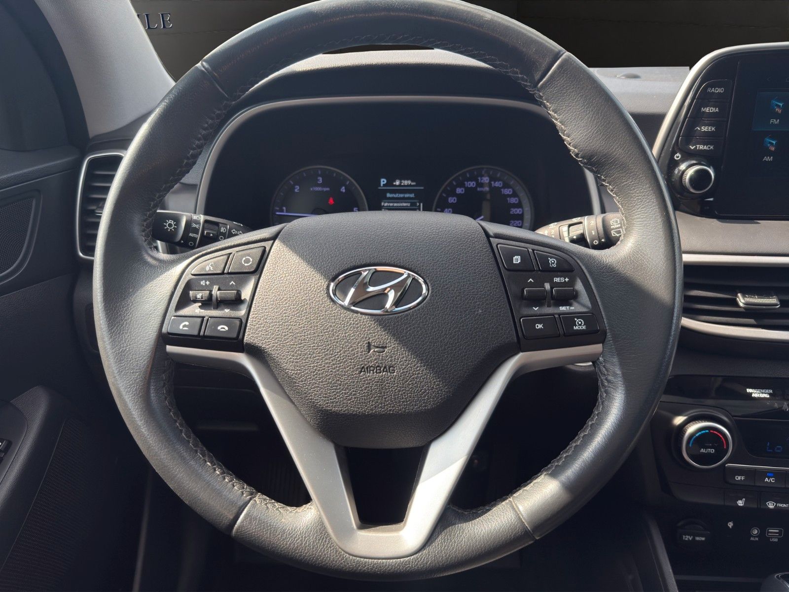 Fahrzeugabbildung Hyundai Tucson 4WD *Pano*Kamera*AHK*LED*Tempo*Carplay*