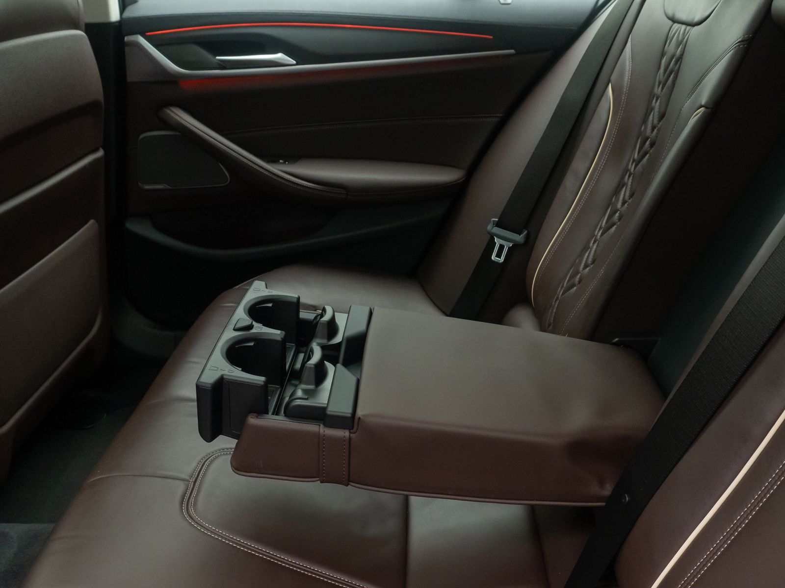 Fahrzeugabbildung BMW 530d Luxury Line HUD DAB H/K Panorama Individual