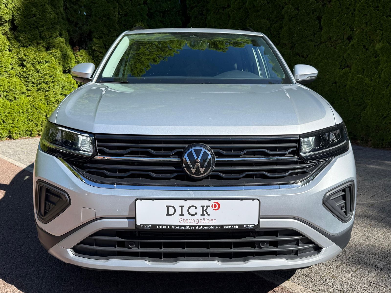 Fahrzeugabbildung Volkswagen T-Cross 1.0 TSI DSG Life LED+KAM+ACC+CARPL+SHZ+