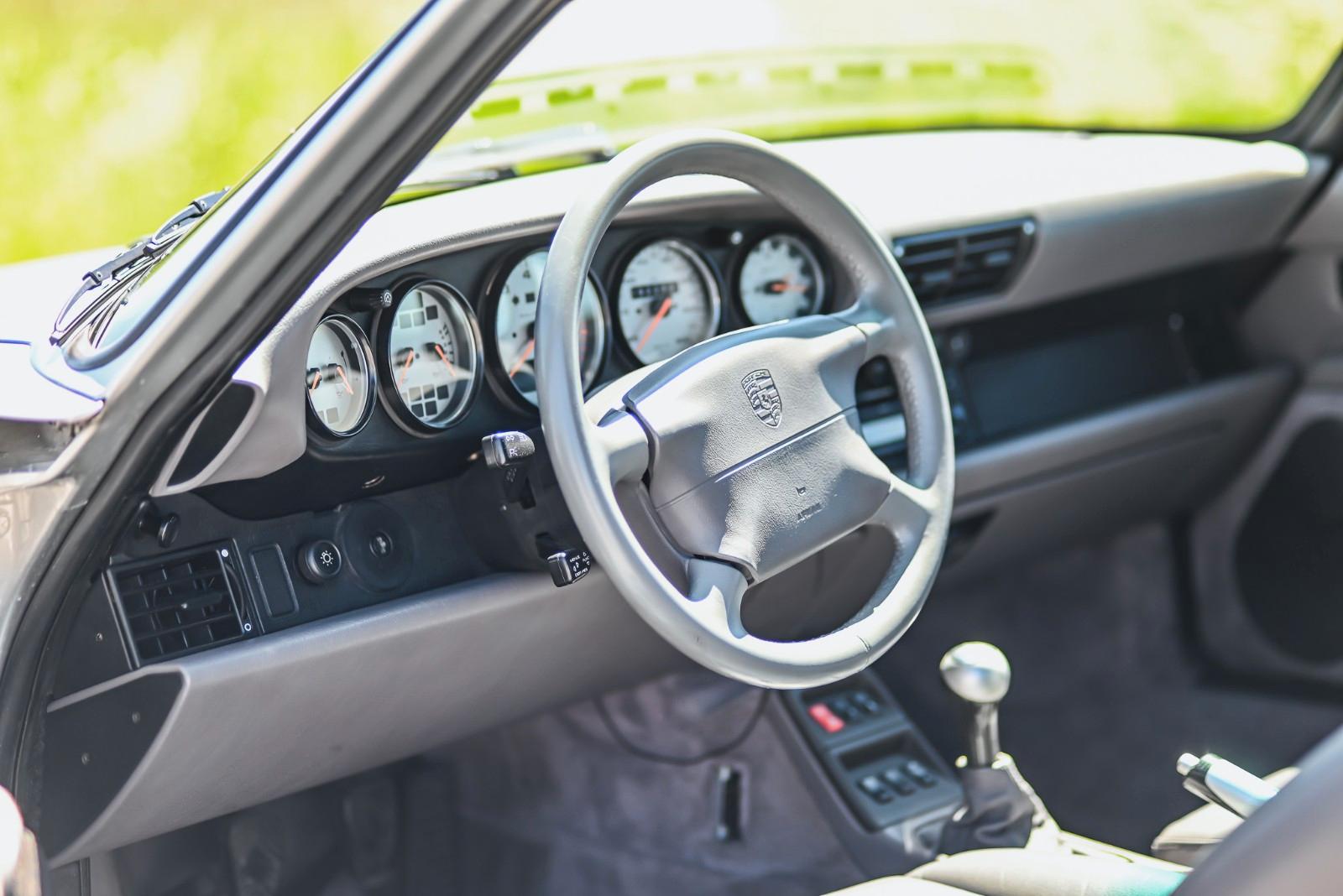 Porsche 993 Carrera Cabriolet
