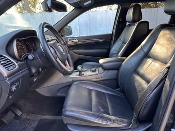 Jeep Grand Cherokee - 11