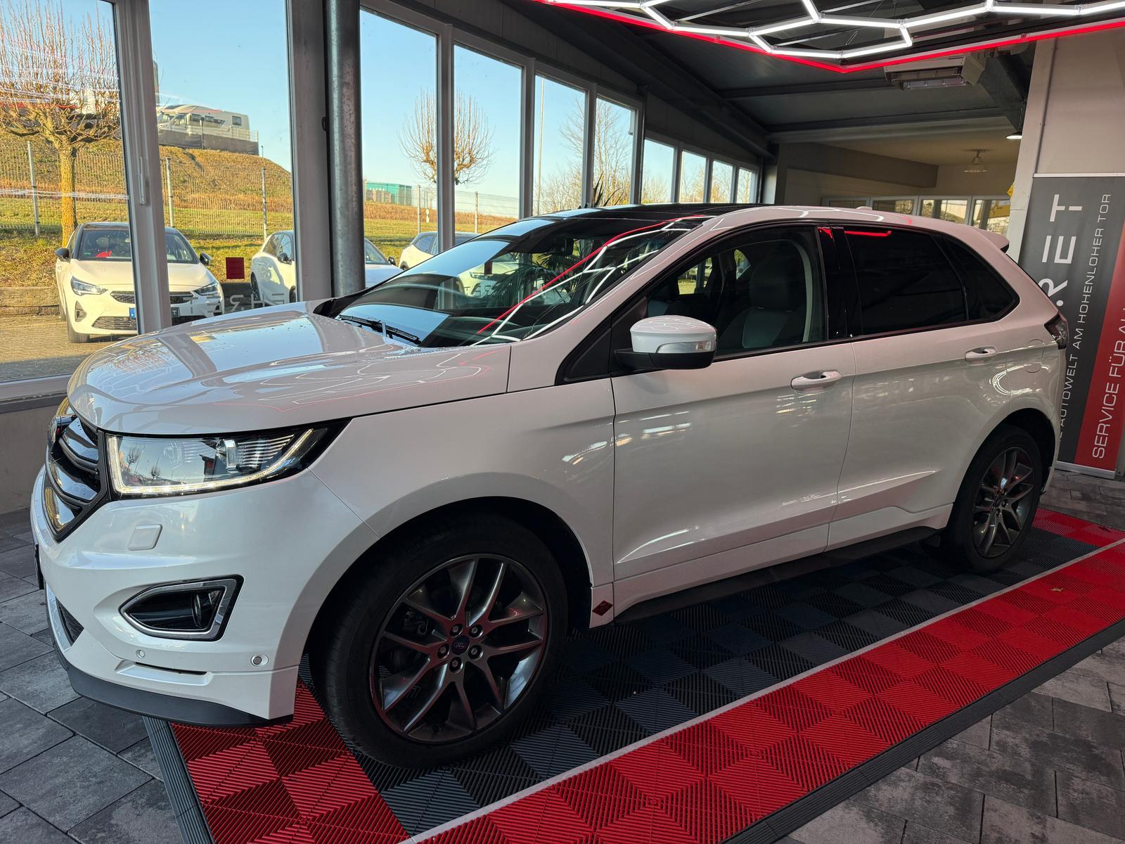 Ford Edge 2.0 T, 4x4, Pano, Automatik, AHK abnehmb.