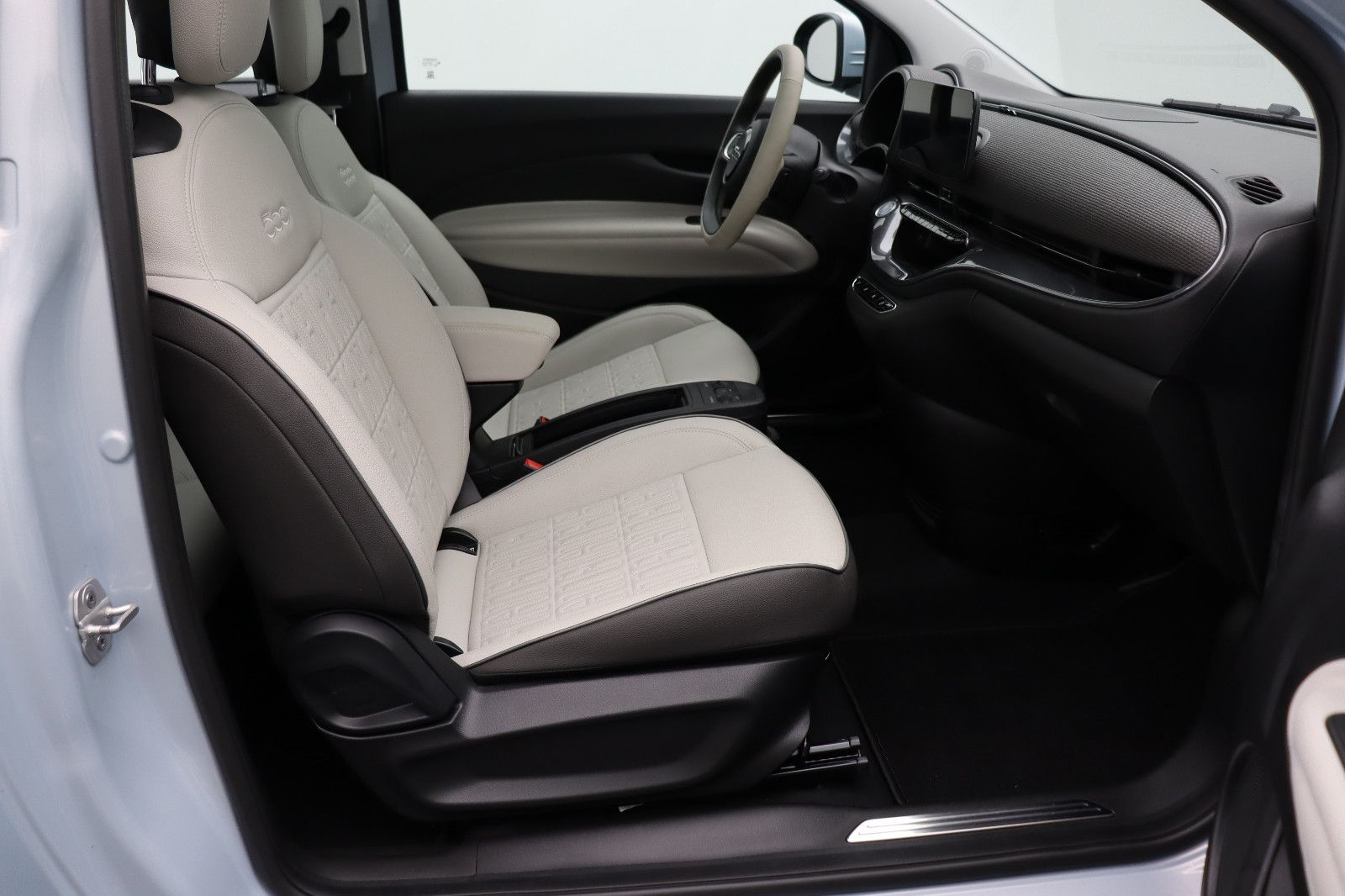 Fahrzeugabbildung Fiat 500e La Prima incl. Wallbox